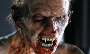 Uno dei spaventosi vampiri di Daybreakers - L'ultimo vampiro