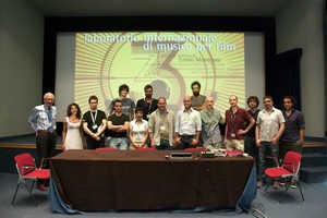 foto_gruppo_compositori_laboratorio.jpg