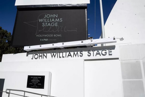 ColonneSonore.Net foto john williams stage hollywood bowl