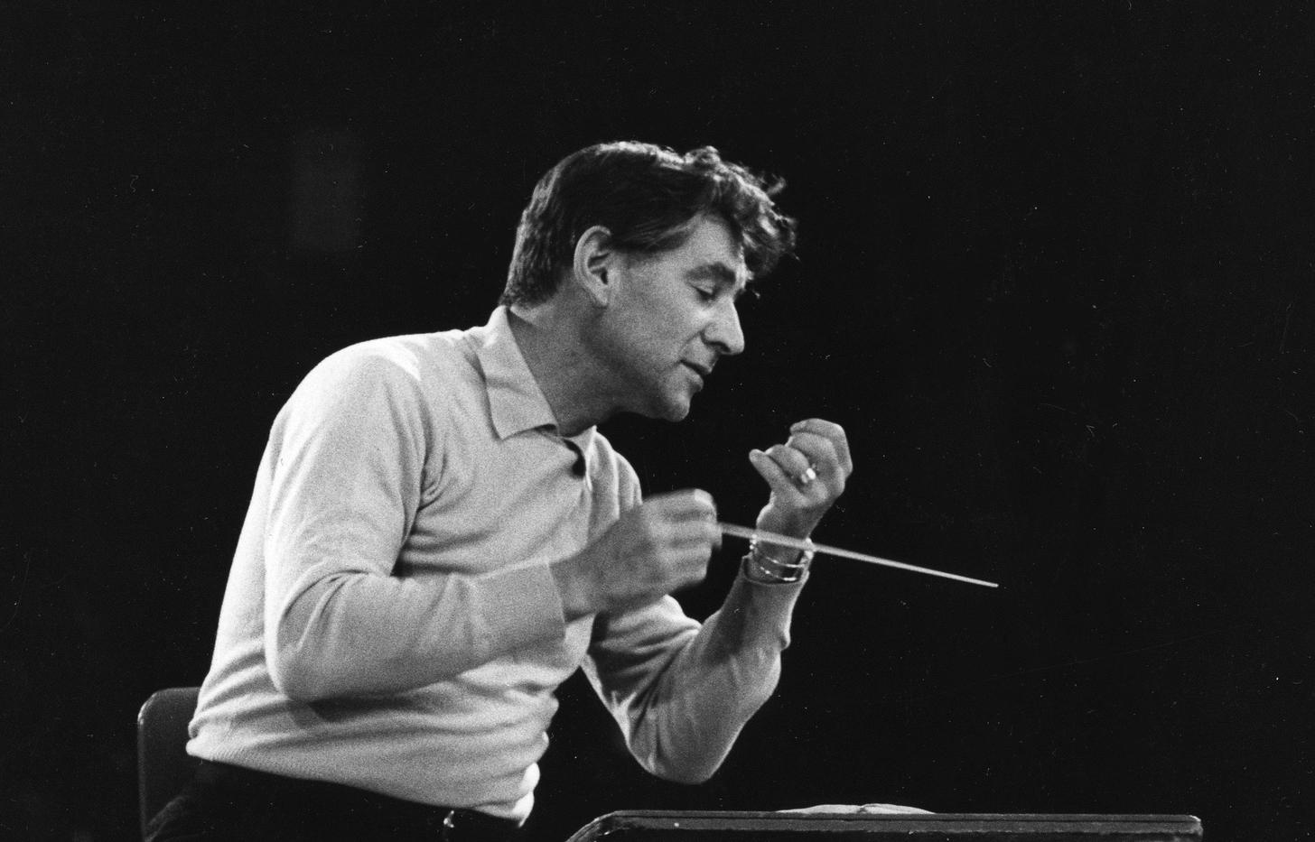 foto leonard bernstein direttore bn