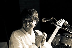 foto_luois_siciliano_chitarra.jpg