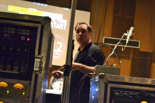 Joe Kraemer durante la registrazione della cs di Jack Reacher