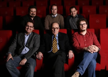 La redazione di Colonne Sonore insieme al M° Ennio Morricone (Foto  di Ernesto Romano)