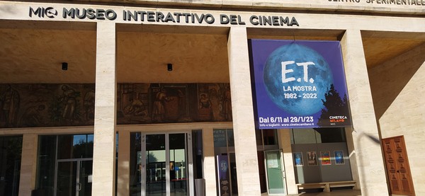 mostra et