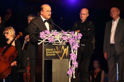 Pino Domaggio riceve il Premio alla Carriera