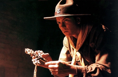 River Phoenix nei panni di un giovane Indiana Jones