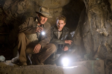Indy e il giovane Mutt si addentrano nel mistero della loro ricerca