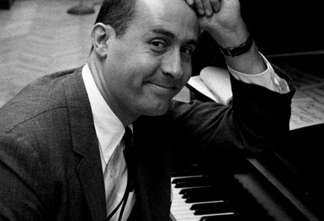 foto henry mancini piano