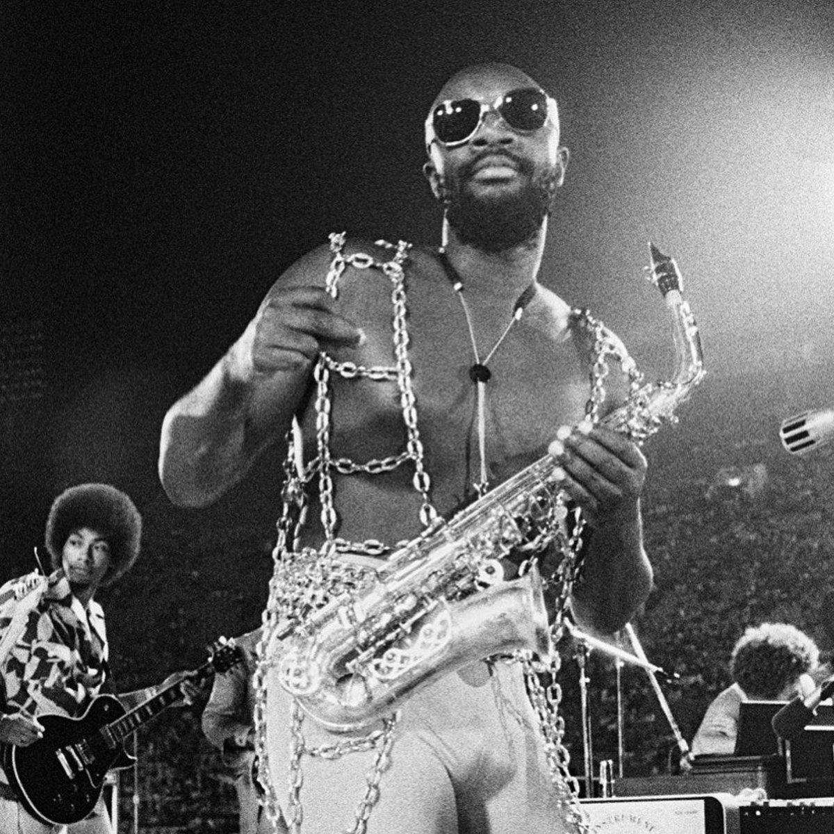 foto isaac hayes nero sax