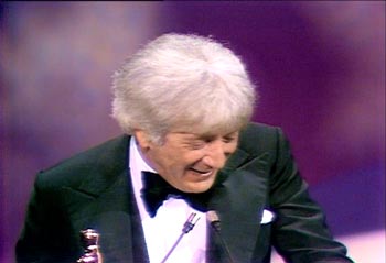 Jerry Goldsmith con la statuetta dell'Oscar foto_jerry_goldsmith_oscar.jpg