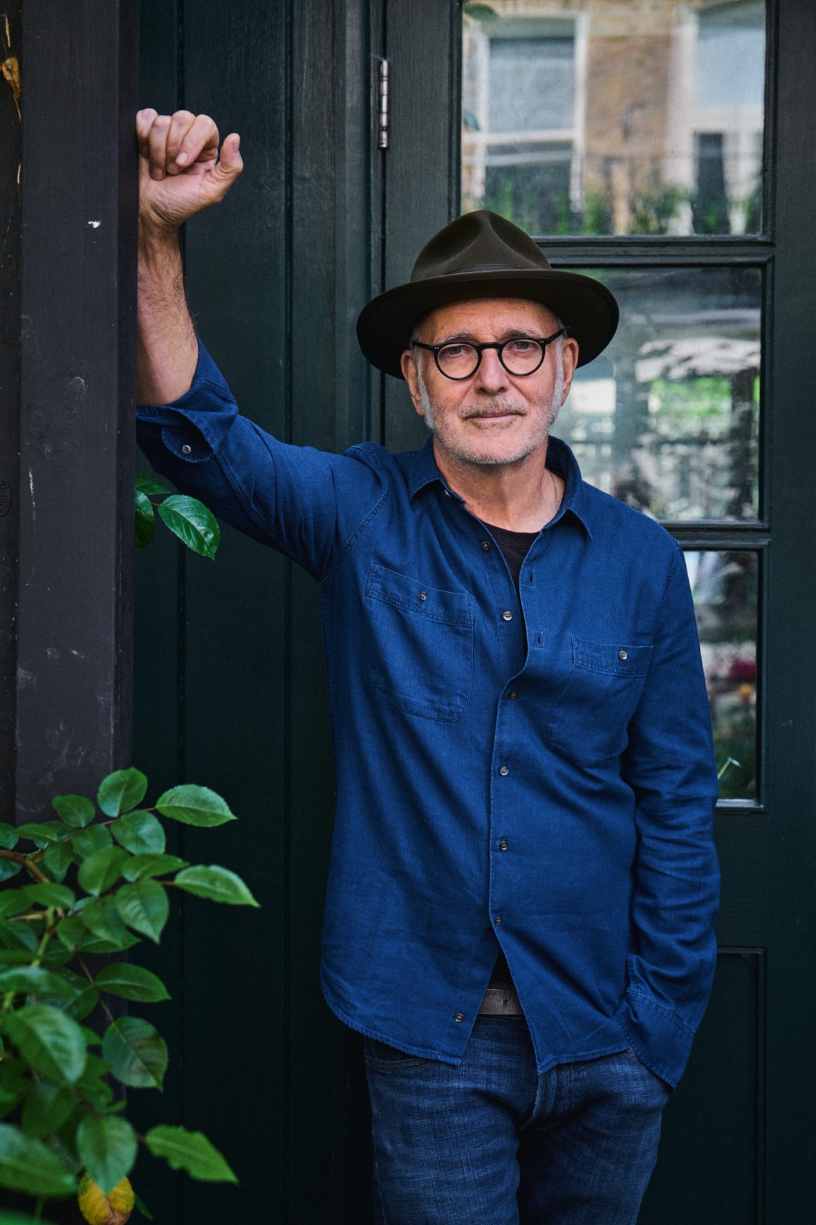 foto ludovico einaudi cappello
