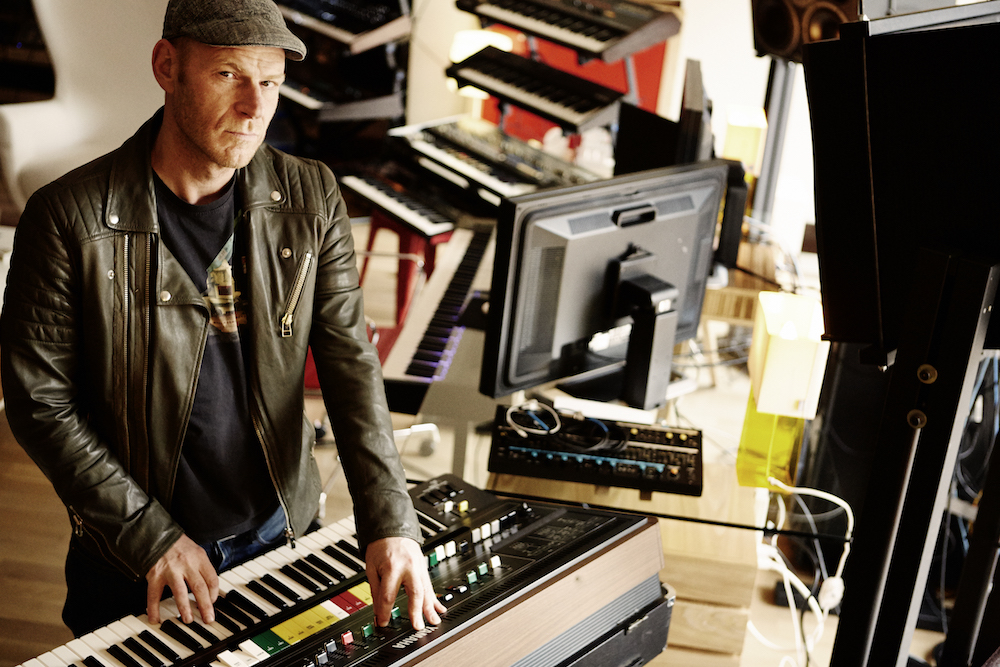 Tom Holkenborg nel suo studio