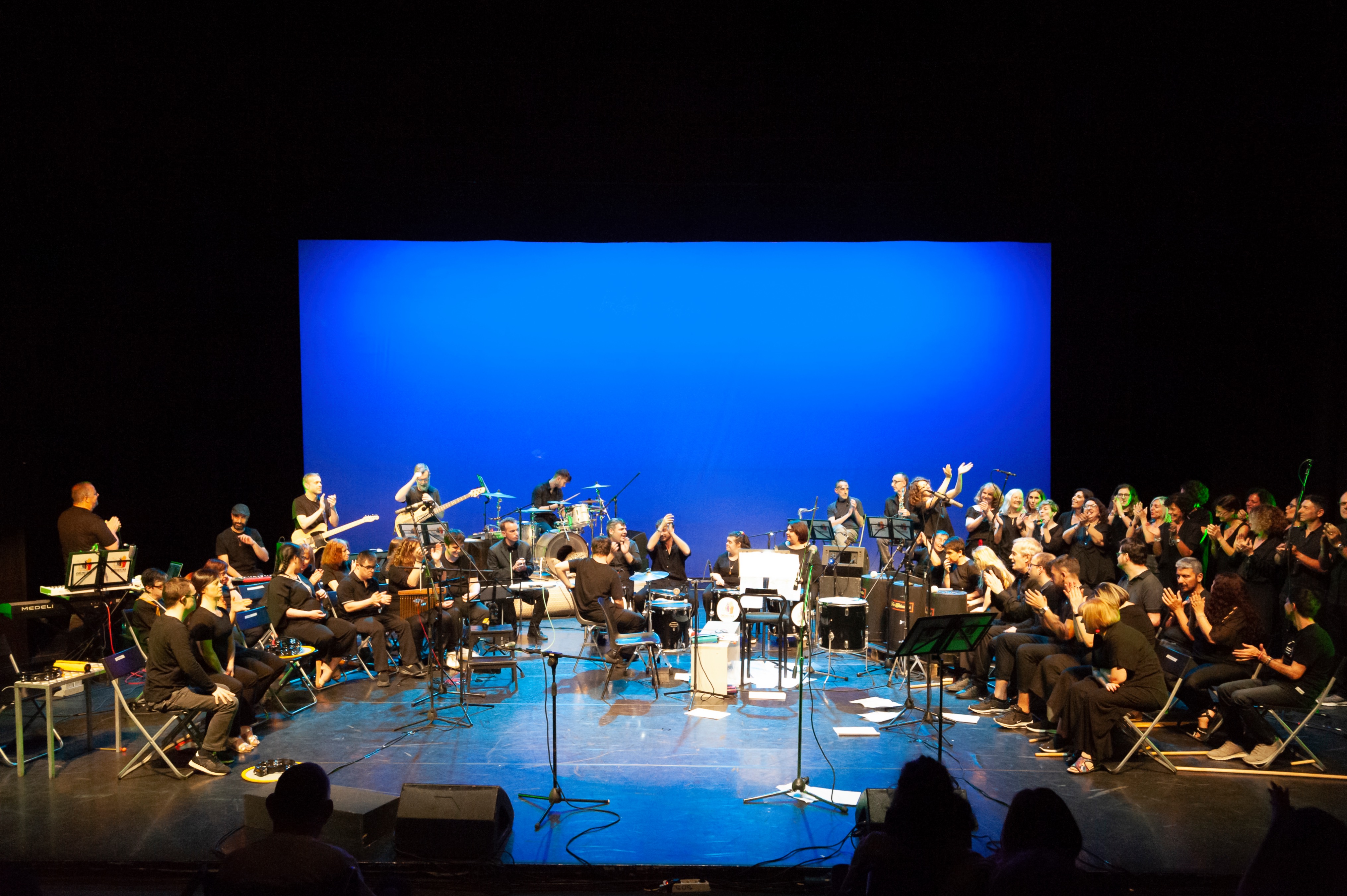 foto orchestra ravvicinata del terzo tipo
